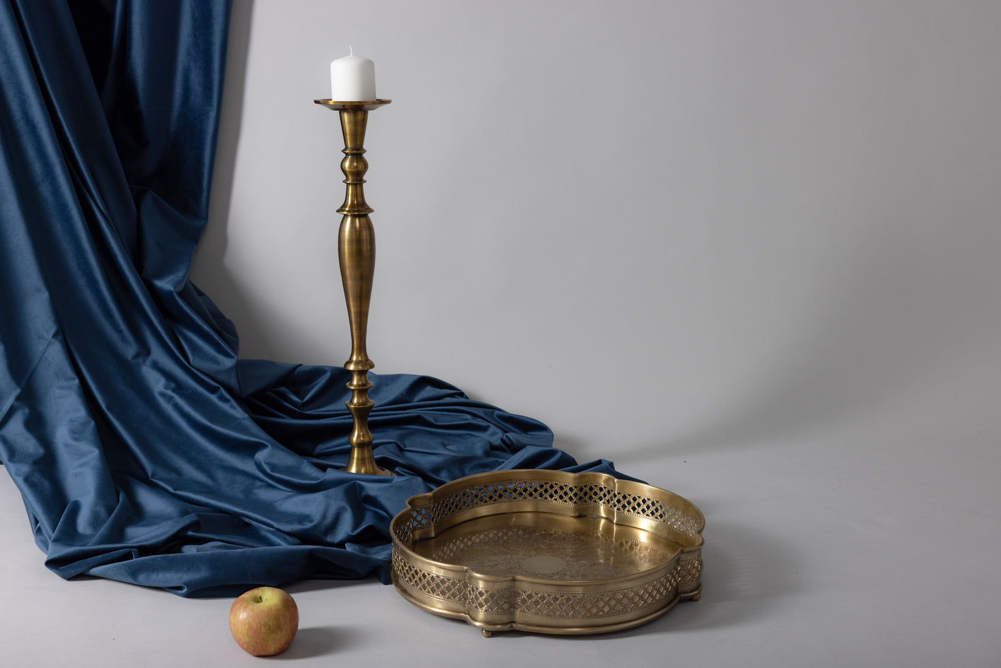 Decorative Tray in Brass with Gold Finish - Medium